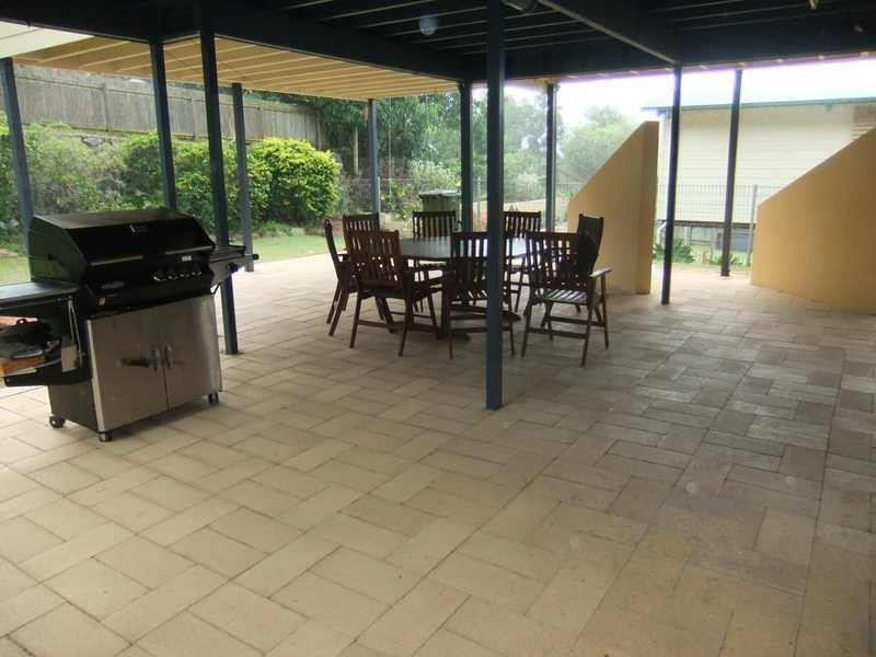11 Mooring Place, Boyne Island QLD 4680