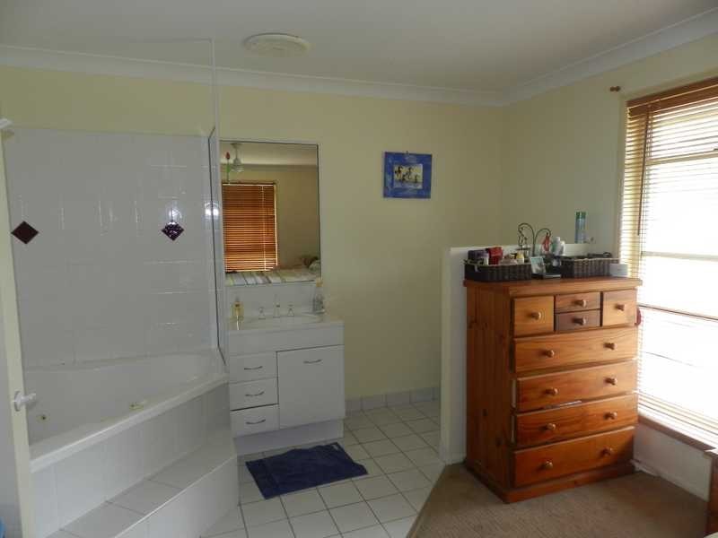 75 Broadacres Drive, Tannum Sands QLD 4680
