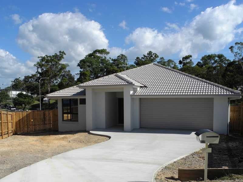 7 The Promenade, Boyne Island QLD 4680