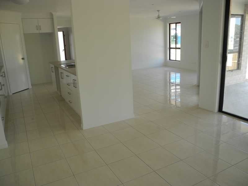 7 The Promenade, Boyne Island QLD 4680
