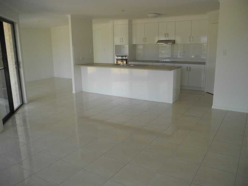 7 The Promenade, Boyne Island QLD 4680