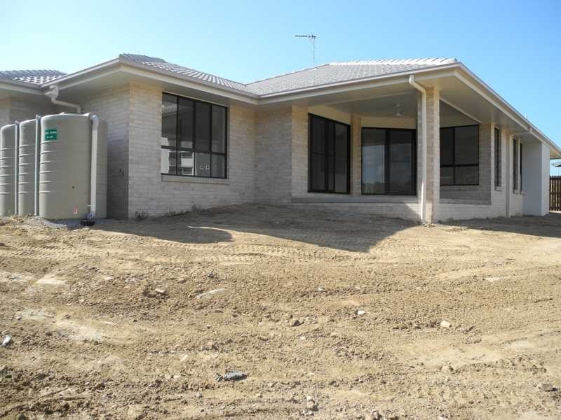 7 The Promenade, Boyne Island QLD 4680