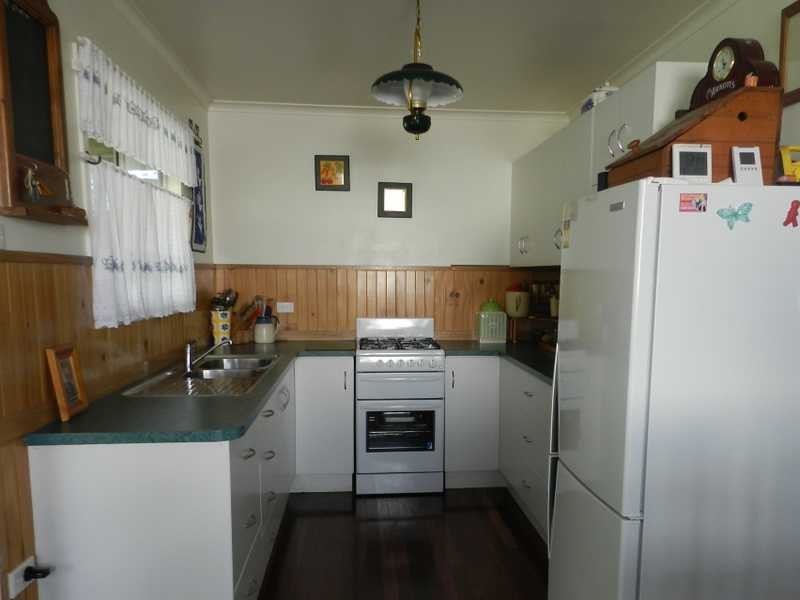33 Katandra Street, Boyne Island QLD 4680
