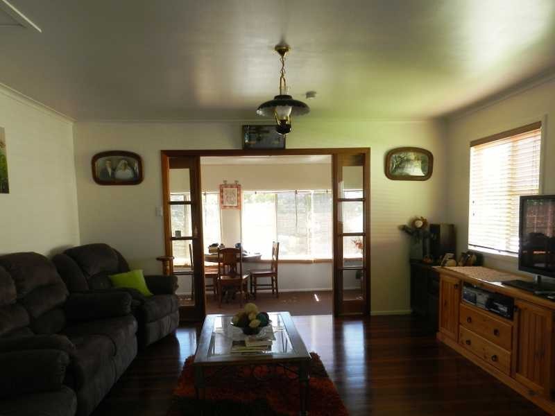 33 Katandra Street, Boyne Island QLD 4680
