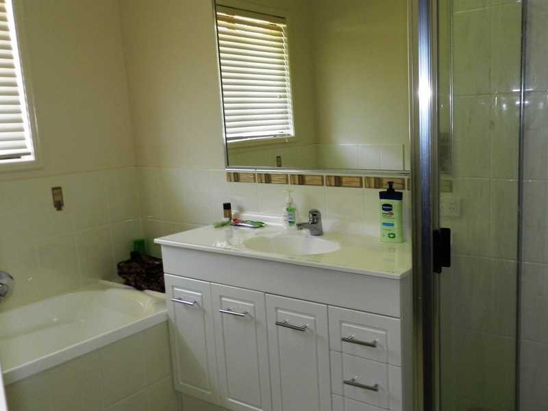10 Richard Street, Boyne Island QLD 4680