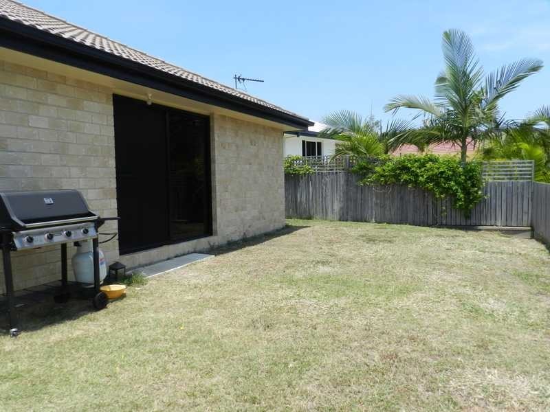 10 Richard Street, Boyne Island QLD 4680