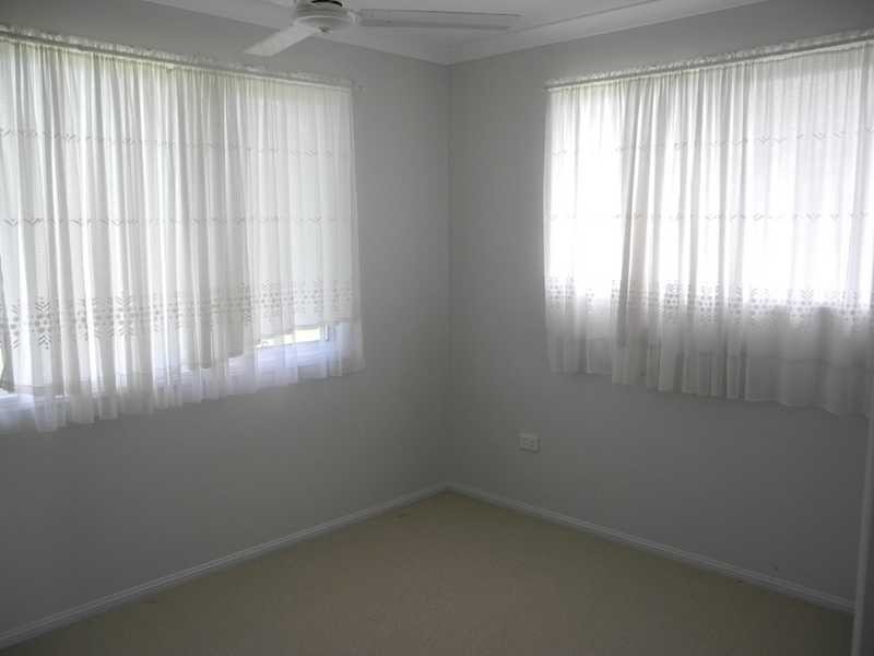 12 Hickman Street, Bororen QLD 4678