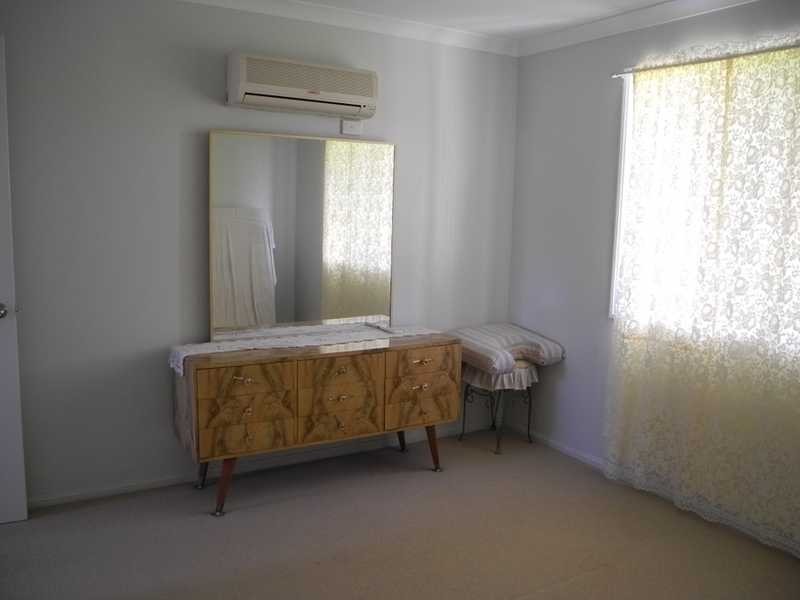 12 Hickman Street, Bororen QLD 4678