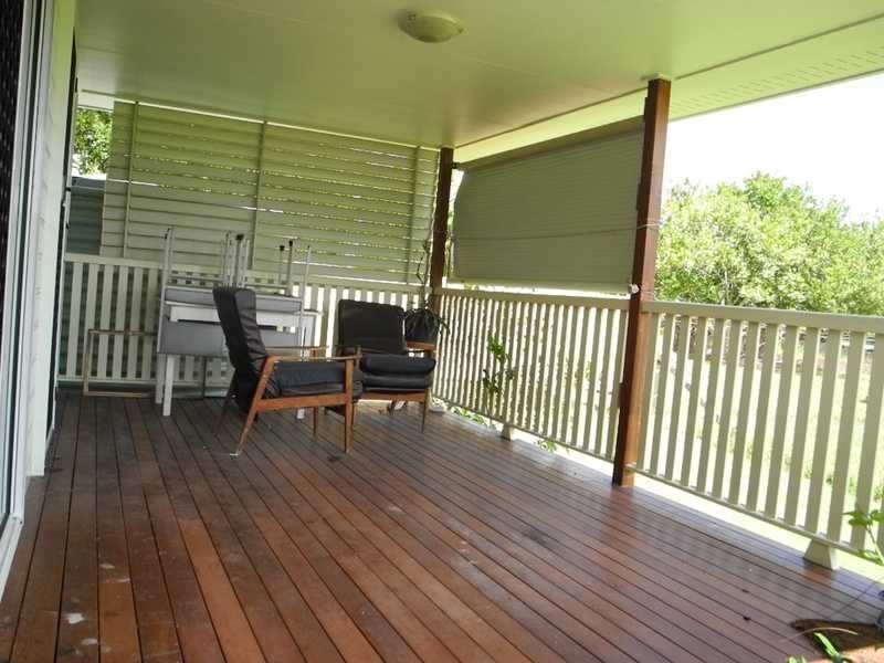 12 Hickman Street, Bororen QLD 4678