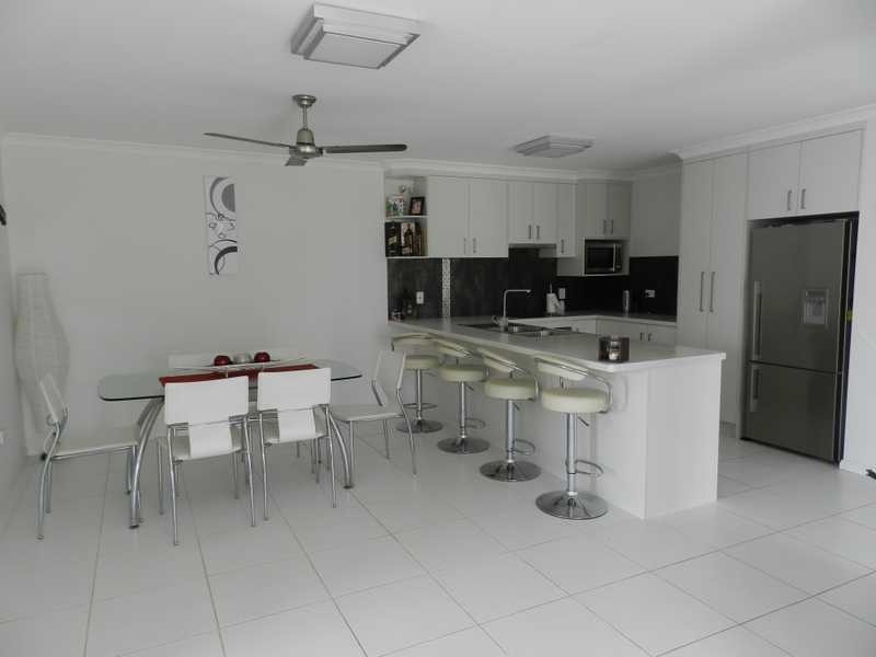 2/55 Bauhinia Street, Boyne Island QLD 4680
