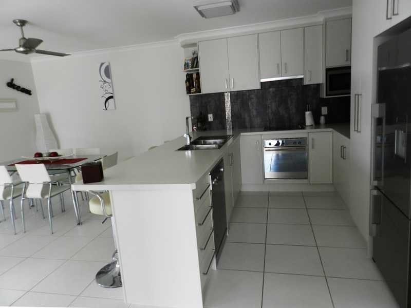 2/55 Bauhinia Street, Boyne Island QLD 4680