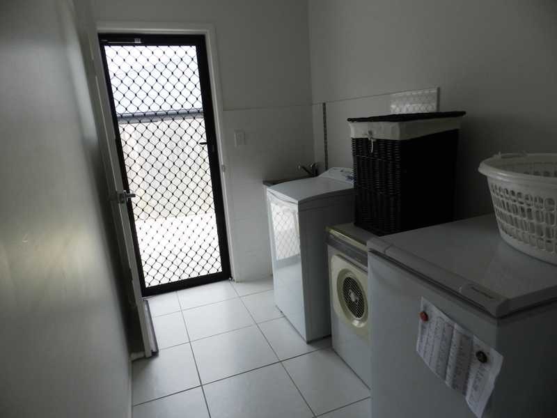 2/55 Bauhinia Street, Boyne Island QLD 4680