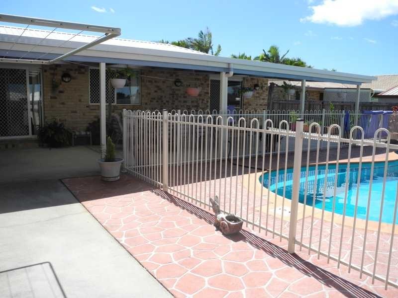 40 Curtis Avenue, Boyne Island QLD 4680