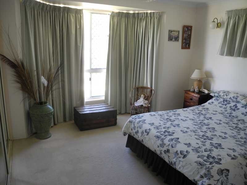 40 Curtis Avenue, Boyne Island QLD 4680