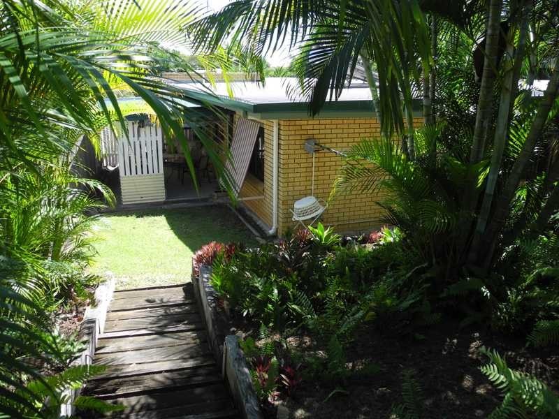 2/36 Langdon Street, Tannum Sands QLD 4680