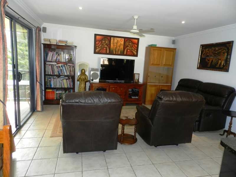 9 Curtis Avenue, Boyne Island QLD 4680