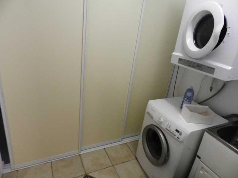 9 Curtis Avenue, Boyne Island QLD 4680