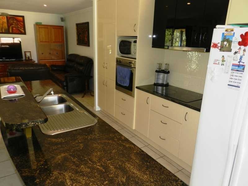 9 Curtis Avenue, Boyne Island QLD 4680