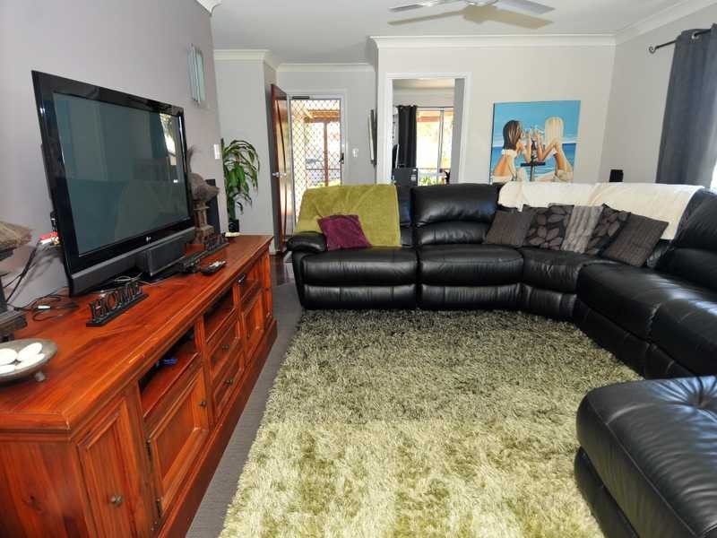 17 Wattora Close, Boyne Island QLD 4680