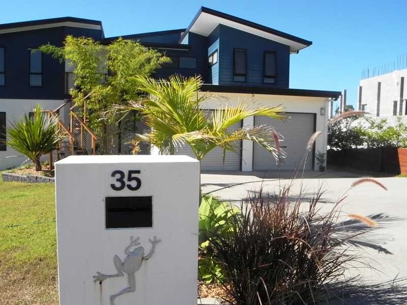 35 Lighthouse Drive, Boyne Island QLD 4680