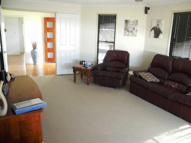 35 Lighthouse Drive, Boyne Island QLD 4680