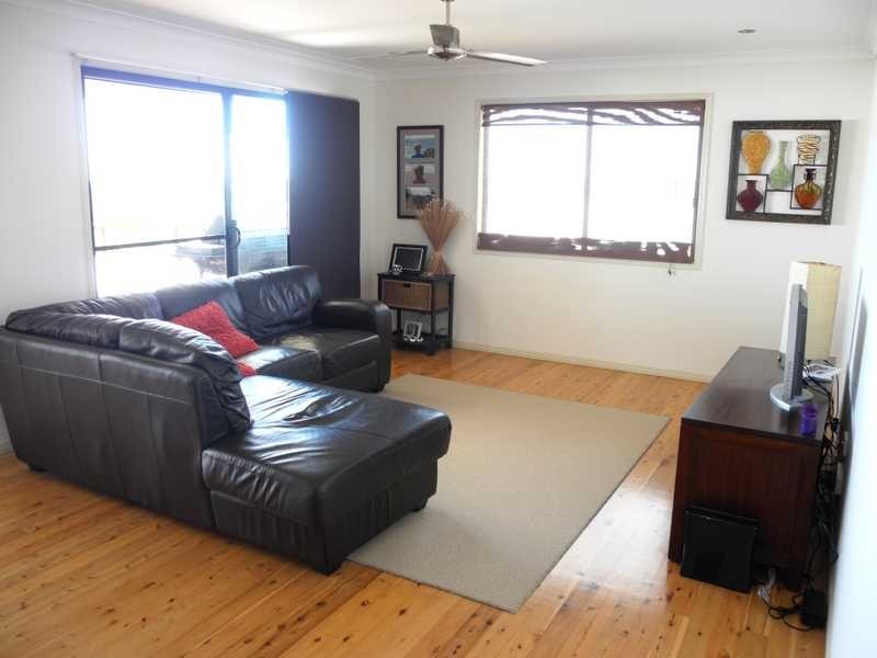 35 Lighthouse Drive, Boyne Island QLD 4680