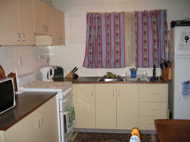 Unit 1 & 2/10 Pleasant Avenue, Tannum Sands QLD 4680