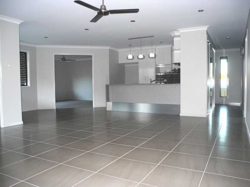 13 Valley Way, Boyne Island QLD 4680