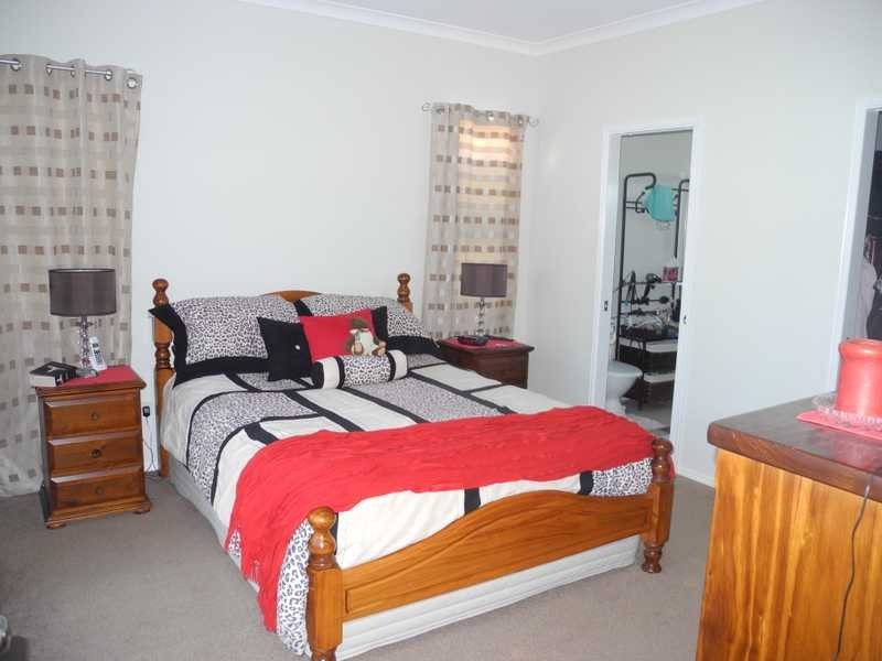 2A Golf View Drive, Boyne Island QLD 4680