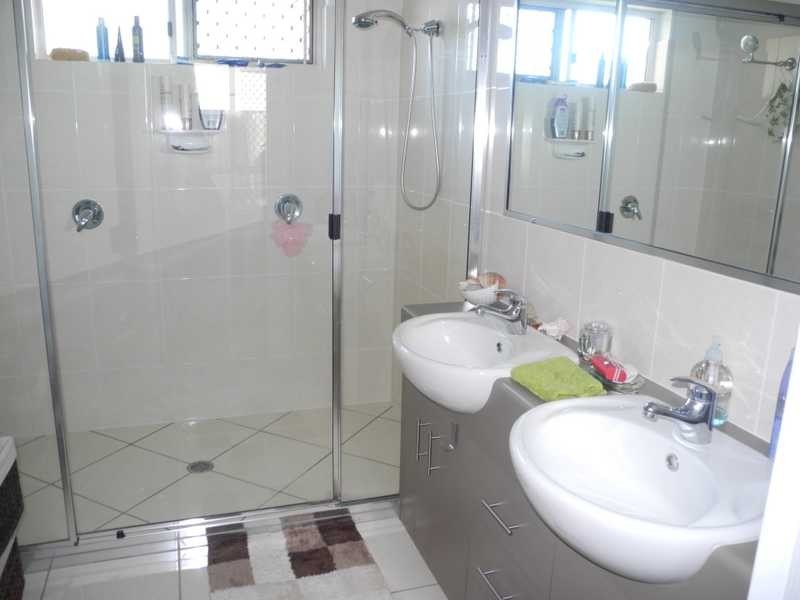 2A Golf View Drive, Boyne Island QLD 4680