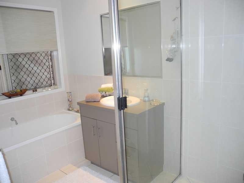 2A Golf View Drive, Boyne Island QLD 4680
