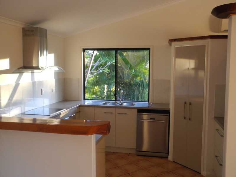 33 Latrobe Street, Tannum Sands QLD 4680
