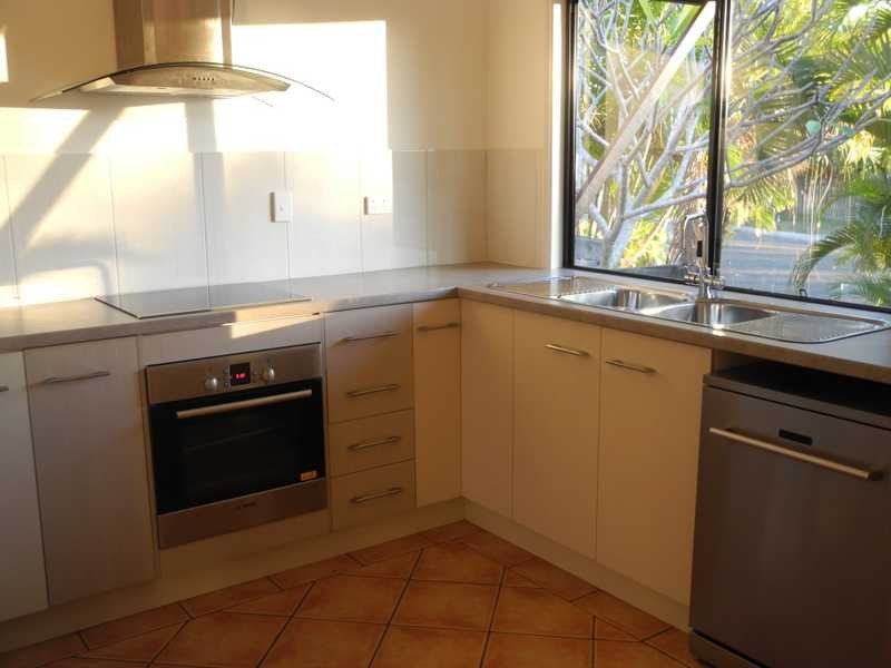 33 Latrobe Street, Tannum Sands QLD 4680