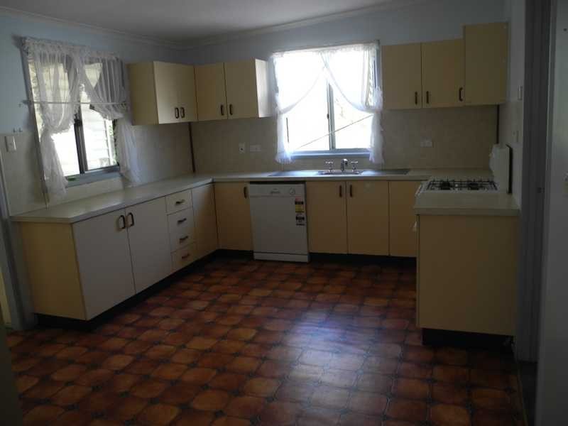 2 School Street, Tannum Sands QLD 4680