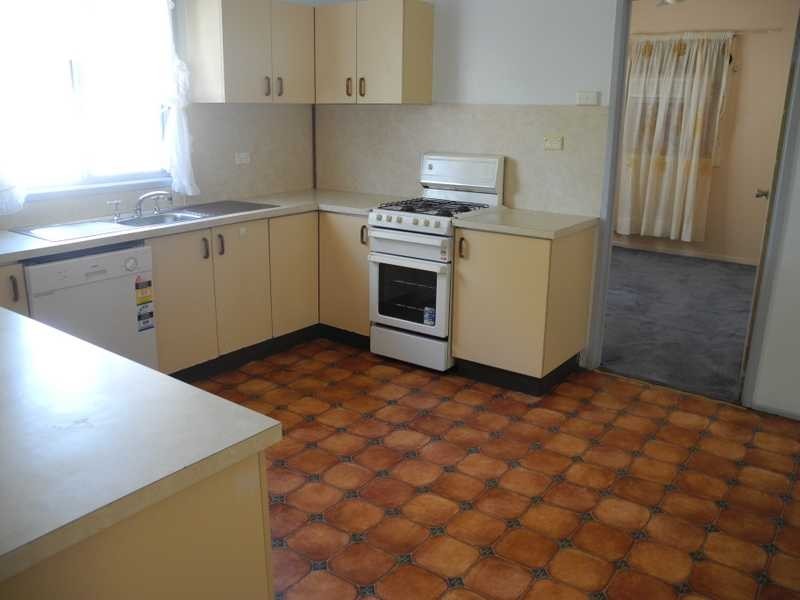 2 School Street, Tannum Sands QLD 4680