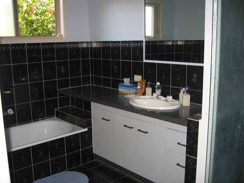 3 Bellemere Court, Boyne Island QLD 4680