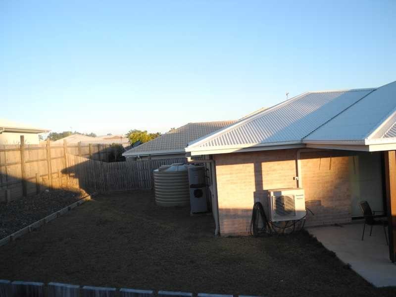 14 Jeana Close, Boyne Island QLD 4680