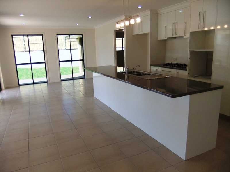 5 Hoddinott Close, Tannum Sands QLD 4680