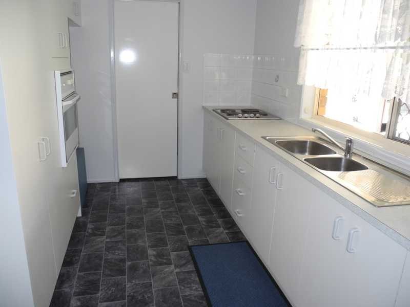 25 Curtis Avenue, Boyne Island QLD 4680