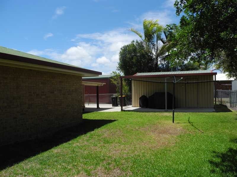 25 Curtis Avenue, Boyne Island QLD 4680