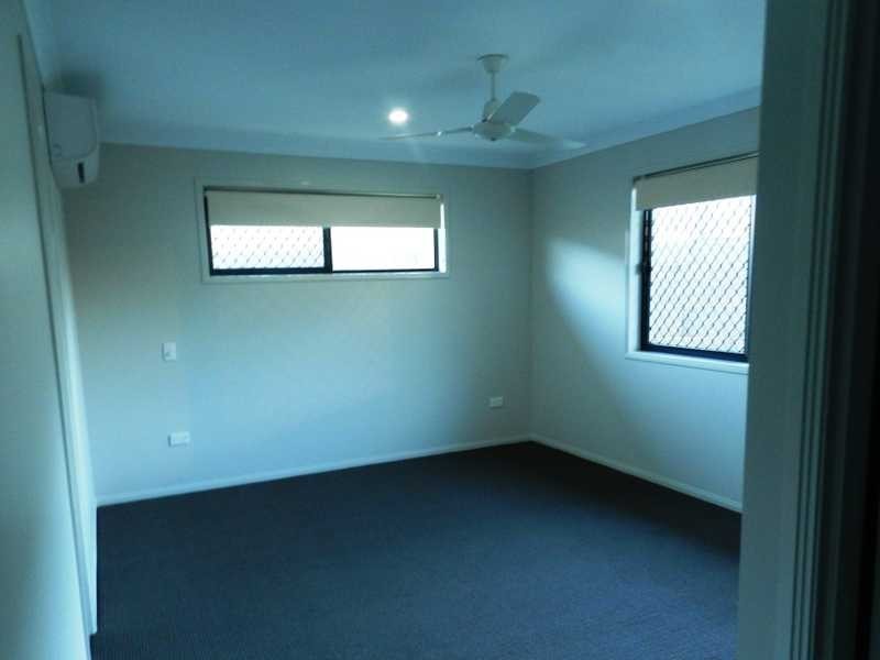 9 Valley Way, Boyne Island QLD 4680