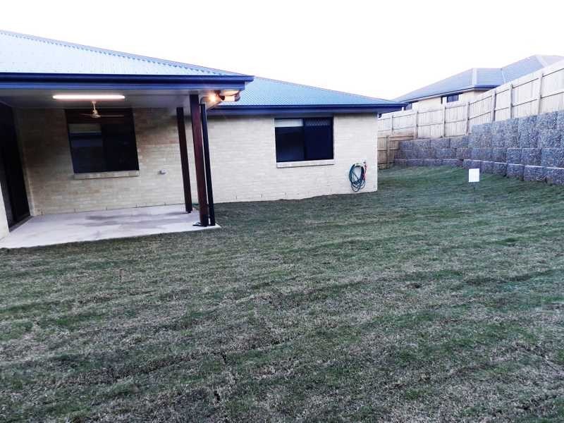 9 Valley Way, Boyne Island QLD 4680