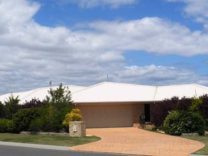 1 Jeana Court, Boyne Island QLD 4680