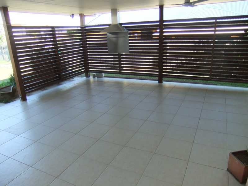 1 Jeana Court, Boyne Island QLD 4680