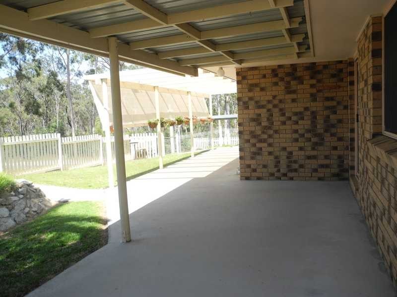 17 Centenary Drive, Boyne Island QLD 4680