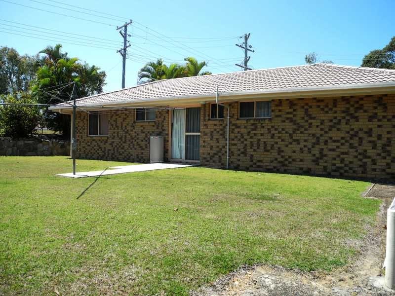 17 Centenary Drive, Boyne Island QLD 4680