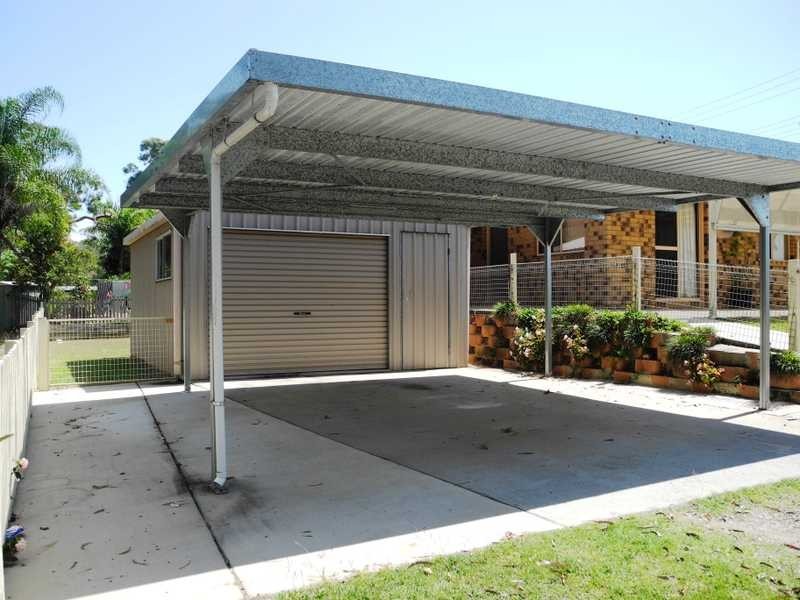 17 Centenary Drive, Boyne Island QLD 4680