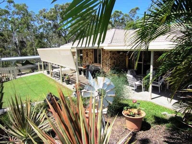 17 Centenary Drive, Boyne Island QLD 4680