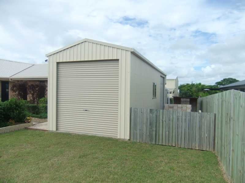 1 Jeana Close, Boyne Island QLD 4680