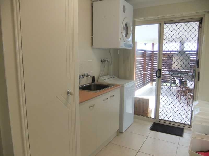 1 Jeana Close, Boyne Island QLD 4680